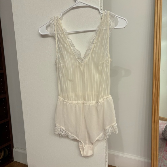 Auden Unlined Mesh Romper - Picture 2 of 5